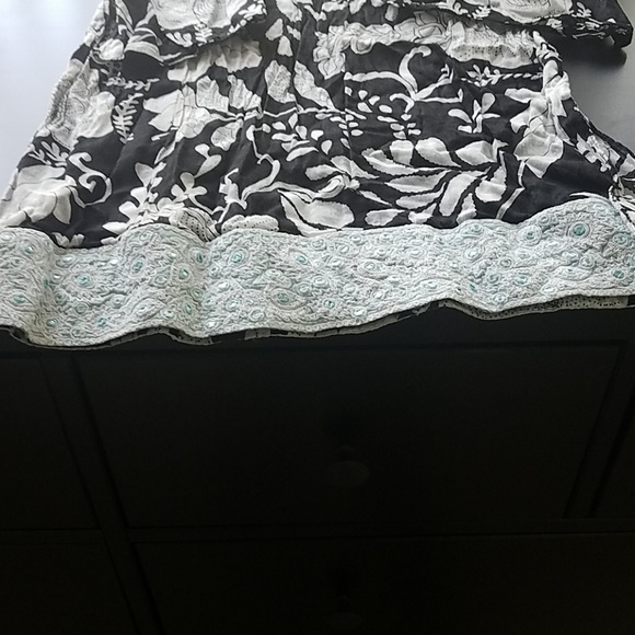 Cute top - Picture 4 of 4